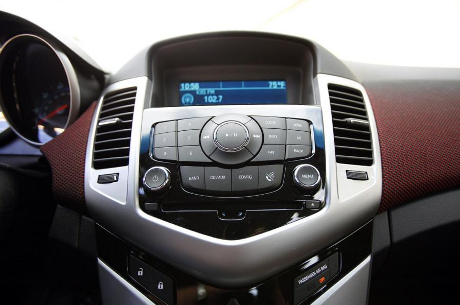  Chevrolet Cruze Eco 2011 года  (фото 16 из 47)